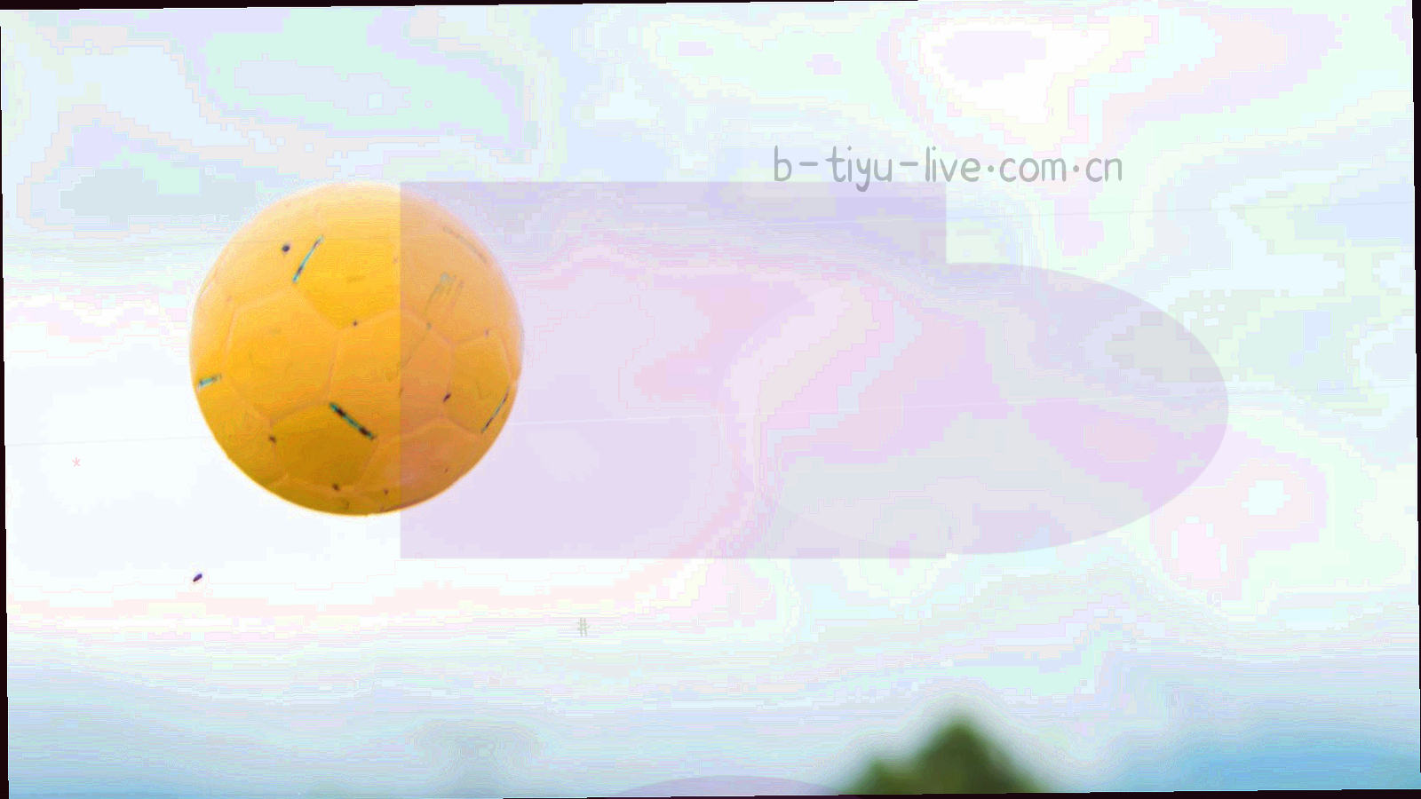 球场俯拍视角与荧光绿数据面板叠加的专题库主视觉